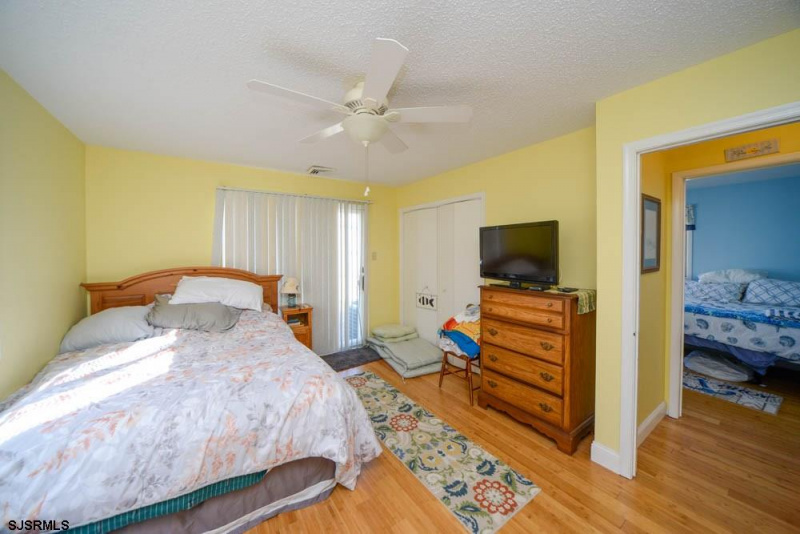 210 Simpson Ave 2nd Floor, Ocean City, New Jersey 08226, 3 Bedrooms Bedrooms, 7 Rooms Rooms,2 BathroomsBathrooms,Condominium,For Sale,Simpson Ave 2nd Floor,543735