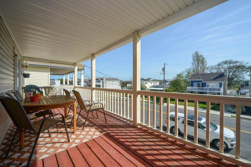 210 Simpson Ave 2nd Floor, Ocean City, New Jersey 08226, 3 Bedrooms Bedrooms, 7 Rooms Rooms,2 BathroomsBathrooms,Condominium,For Sale,Simpson Ave 2nd Floor,543735