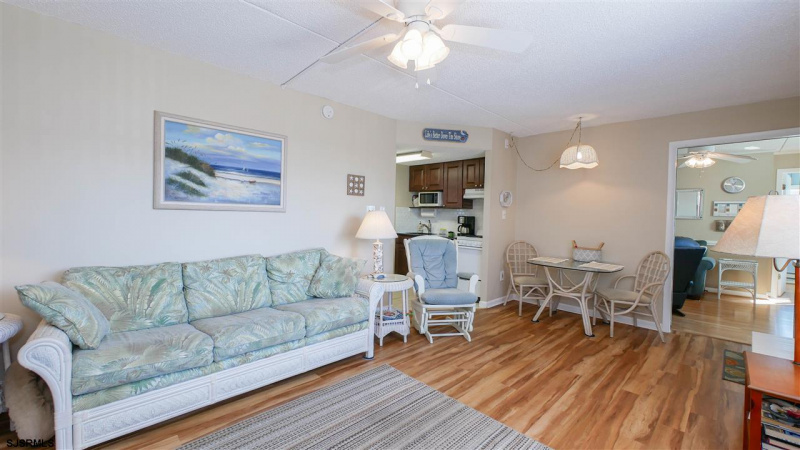 831 Atlantic, Ocean City, New Jersey 08226, 3 Bedrooms Bedrooms, 7 Rooms Rooms,2 BathroomsBathrooms,Condominium,For Sale,Atlantic,543871