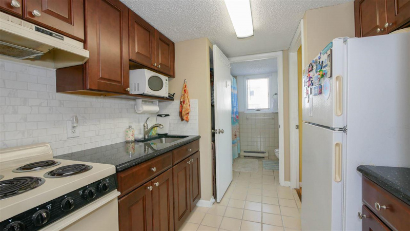 831 Atlantic, Ocean City, New Jersey 08226, 3 Bedrooms Bedrooms, 7 Rooms Rooms,2 BathroomsBathrooms,Condominium,For Sale,Atlantic,543871