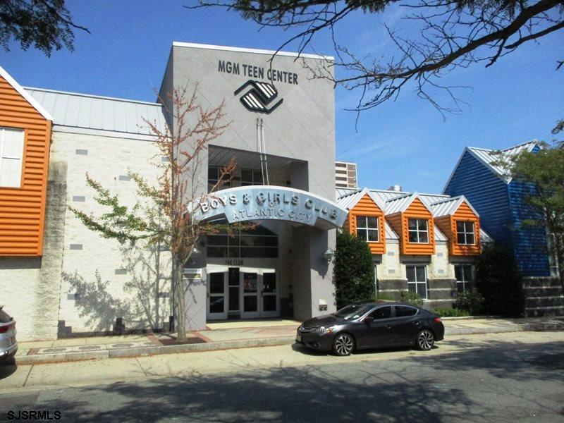 328 Pennsylvania, Atlantic City, New Jersey 08401, 3 Bedrooms Bedrooms, 6 Rooms Rooms,2 BathroomsBathrooms,Residential,For Sale,Pennsylvania,540466