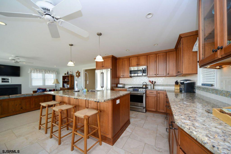 5041 Central Avenue, Ocean City, New Jersey 08226, 4 Bedrooms Bedrooms, 9 Rooms Rooms,4 BathroomsBathrooms,Condominium,For Sale,Central Avenue,544040