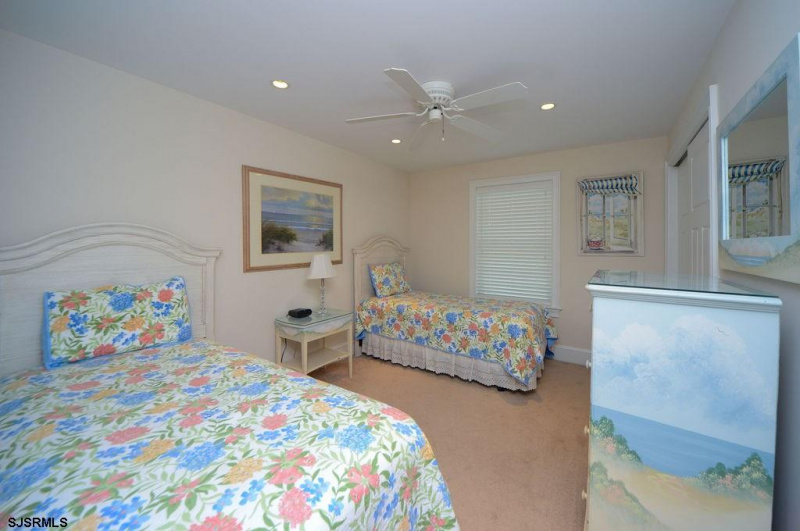 5041 Central Avenue, Ocean City, New Jersey 08226, 4 Bedrooms Bedrooms, 9 Rooms Rooms,4 BathroomsBathrooms,Condominium,For Sale,Central Avenue,544040