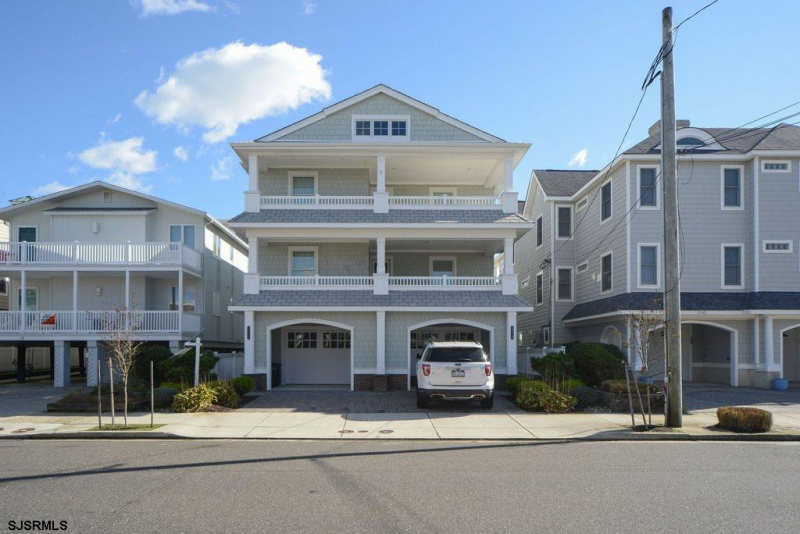 5041 Central Avenue, Ocean City, New Jersey 08226, 4 Bedrooms Bedrooms, 9 Rooms Rooms,4 BathroomsBathrooms,Condominium,For Sale,Central Avenue,544040