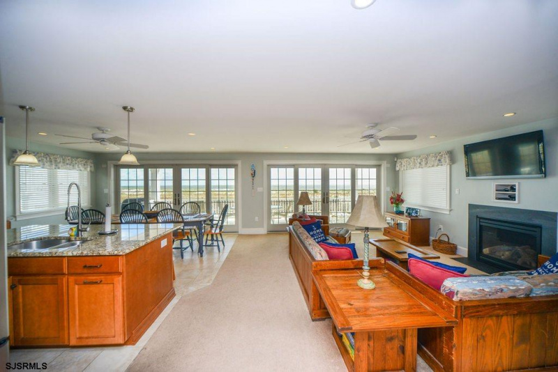 5041 Central Avenue, Ocean City, New Jersey 08226, 4 Bedrooms Bedrooms, 9 Rooms Rooms,4 BathroomsBathrooms,Condominium,For Sale,Central Avenue,544040