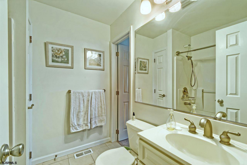 106 8th St N, Brigantine, New Jersey 08203, 3 Bedrooms Bedrooms, 7 Rooms Rooms,1 BathroomBathrooms,Condominium,For Sale,8th St N,538043