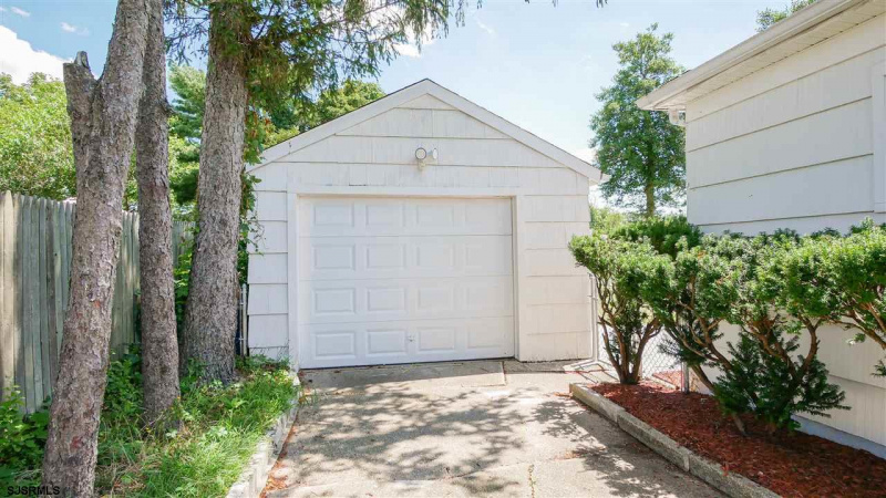 300 Montclair, Pleasantville, New Jersey 08232, 3 Bedrooms Bedrooms, 6 Rooms Rooms,2 BathroomsBathrooms,Residential,For Sale,Montclair,539883
