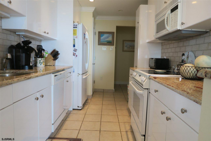 5000 BOARDWALK, Ventnor, New Jersey 08406, 3 Bedrooms Bedrooms, 9 Rooms Rooms,3 BathroomsBathrooms,Condominium,For Sale,BOARDWALK,540928