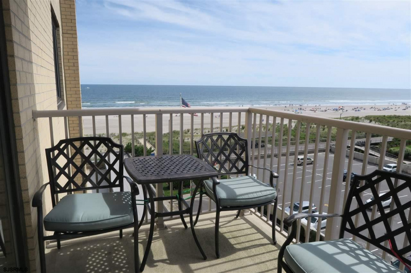 5000 BOARDWALK, Ventnor, New Jersey 08406, 3 Bedrooms Bedrooms, 9 Rooms Rooms,3 BathroomsBathrooms,Condominium,For Sale,BOARDWALK,540928