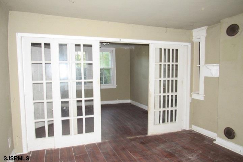 1007 White Horse, Egg Harbor City, New Jersey 08215-3139, 4 Bedrooms Bedrooms, 7 Rooms Rooms,1 BathroomBathrooms,Residential,For Sale,White Horse,544460
