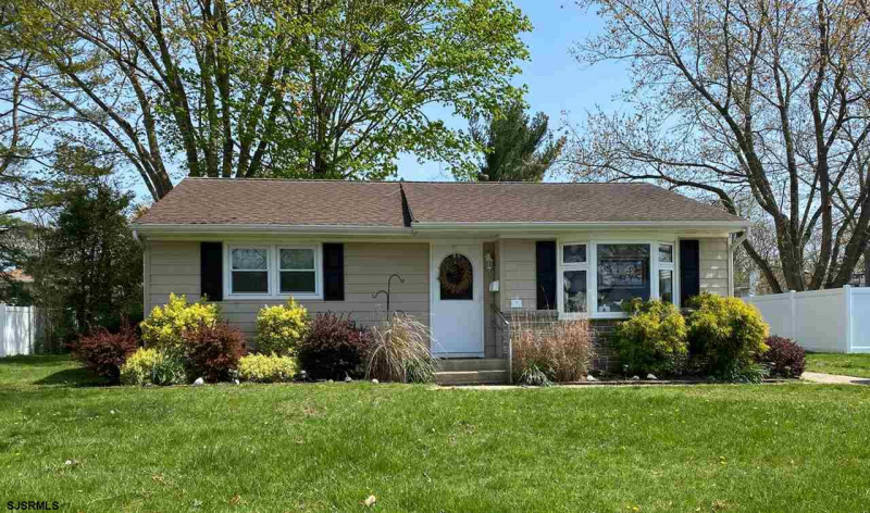 15 Princeton Road, Somers Point, New Jersey 08244, 2 Bedrooms Bedrooms, 6 Rooms Rooms,1 BathroomBathrooms,Residential,For Sale,Princeton Road,544466