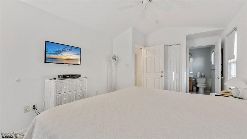 812 First St., Ocean City, New Jersey 08226, 3 Bedrooms Bedrooms, 8 Rooms Rooms,2 BathroomsBathrooms,Condominium,For Sale,First St.,544278