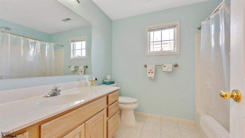 812 First St., Ocean City, New Jersey 08226, 3 Bedrooms Bedrooms, 8 Rooms Rooms,2 BathroomsBathrooms,Condominium,For Sale,First St.,544278