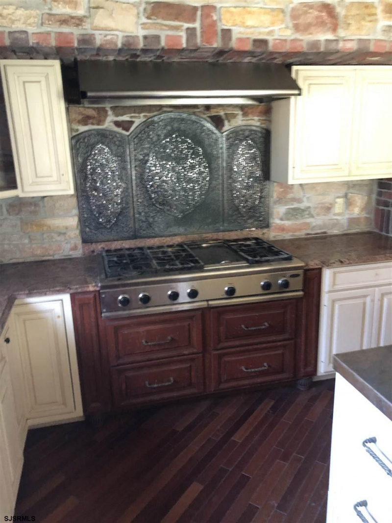 9 Saint Andrews Drive, Northfield, New Jersey 08225-0000, 4 Bedrooms Bedrooms, 11 Rooms Rooms,4 BathroomsBathrooms,Residential,For Sale,Saint Andrews Drive,539373