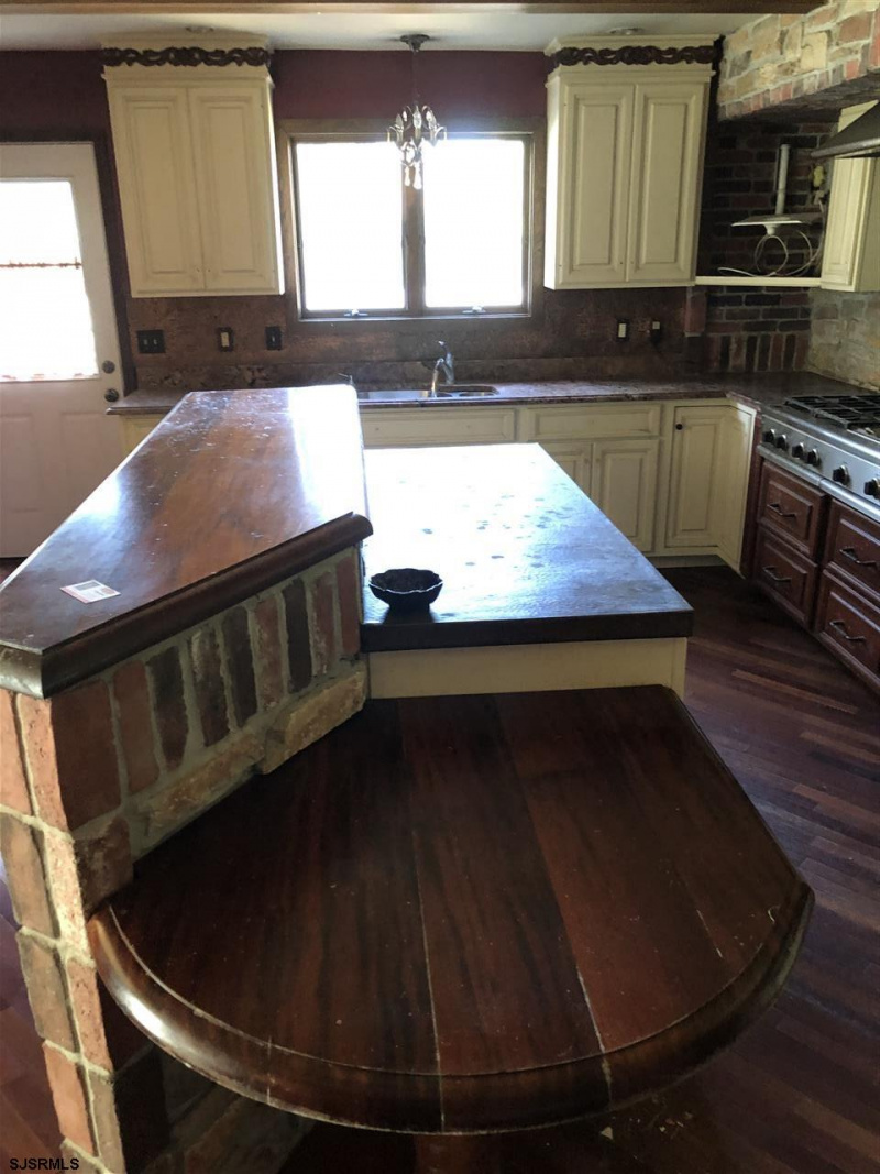 9 Saint Andrews Drive, Northfield, New Jersey 08225-0000, 4 Bedrooms Bedrooms, 11 Rooms Rooms,4 BathroomsBathrooms,Residential,For Sale,Saint Andrews Drive,539373