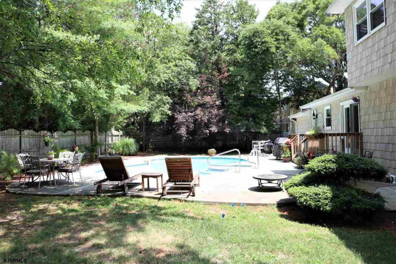 403 Burning Tree Blvd, Absecon, New Jersey 08201, 3 Bedrooms Bedrooms, 9 Rooms Rooms,2 BathroomsBathrooms,Residential,For Sale,Burning Tree Blvd,539675