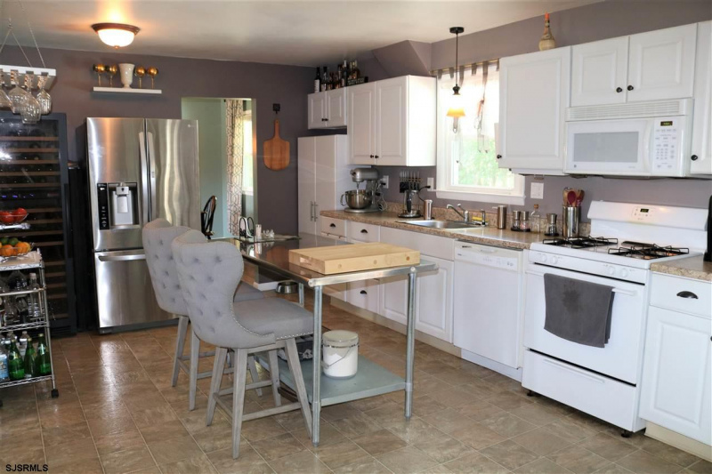 403 Burning Tree Blvd, Absecon, New Jersey 08201, 3 Bedrooms Bedrooms, 9 Rooms Rooms,2 BathroomsBathrooms,Residential,For Sale,Burning Tree Blvd,539675