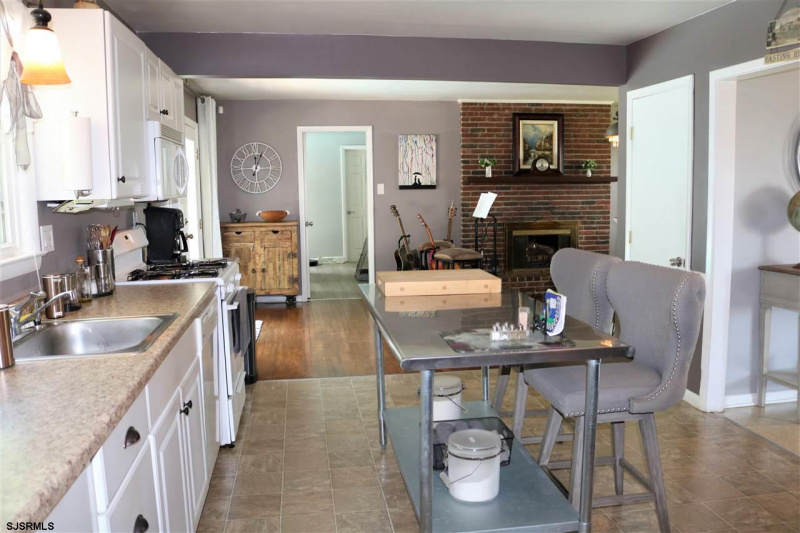 403 Burning Tree Blvd, Absecon, New Jersey 08201, 3 Bedrooms Bedrooms, 9 Rooms Rooms,2 BathroomsBathrooms,Residential,For Sale,Burning Tree Blvd,539675