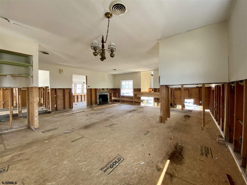 18 Hudson Dr, Little Egg Harbor Township, New Jersey 08087, 4 Bedrooms Bedrooms, 10 Rooms Rooms,2 BathroomsBathrooms,Residential,For Sale,Hudson Dr,540913
